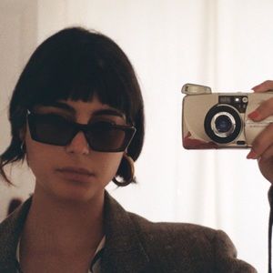 Aperçu sunglasses in MARÍA II - Shadow